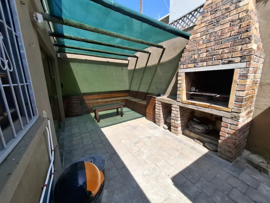 2 Bedroom Property for Sale in Richmond Hill Eastern Cape